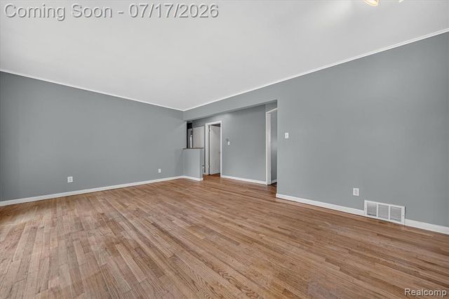 903 Bernie Lane, Madison Heights, MI 48071