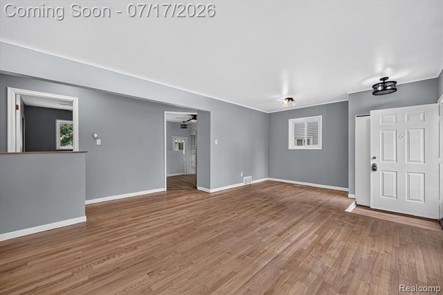 903 Bernie Lane, Madison Heights, MI 48071