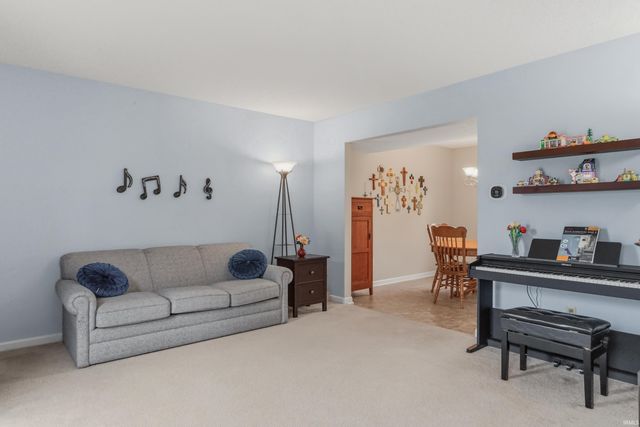 8711 Amberly Drive, New Haven, IN 46774