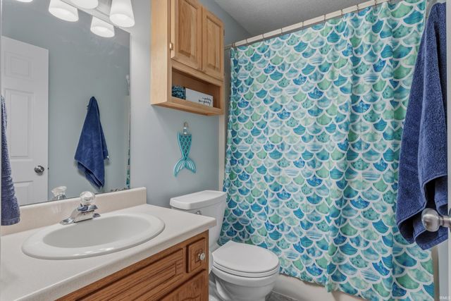 8711 Amberly Drive, New Haven, IN 46774