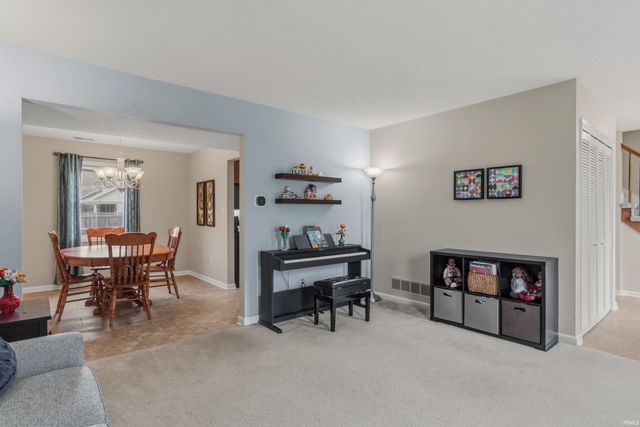 8711 Amberly Drive, New Haven, IN 46774