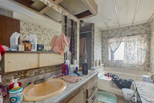 24 4th Avenue S, Algona, WA 98001