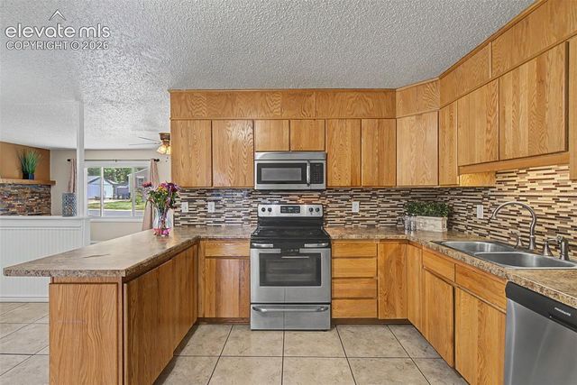 2 Arlen Street, Colorado Springs, CO 80909
