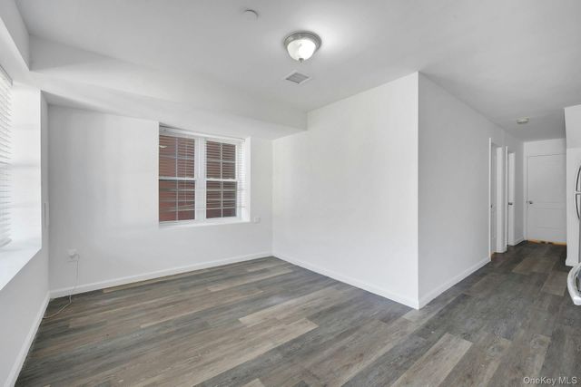 822 Hollywood Avenue, Bronx, NY 10465