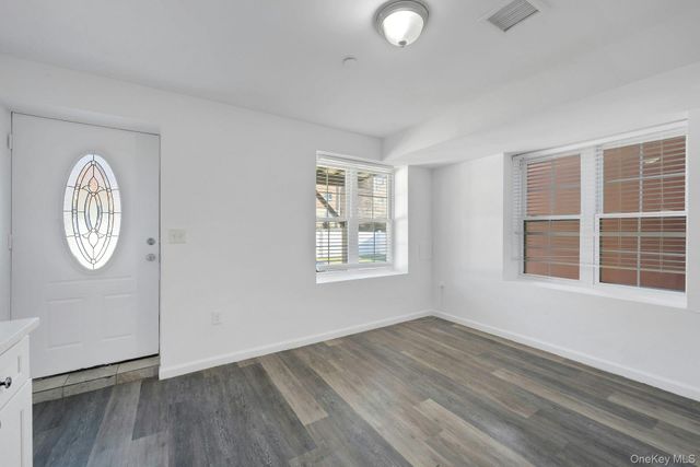 822 Hollywood Avenue, Bronx, NY 10465