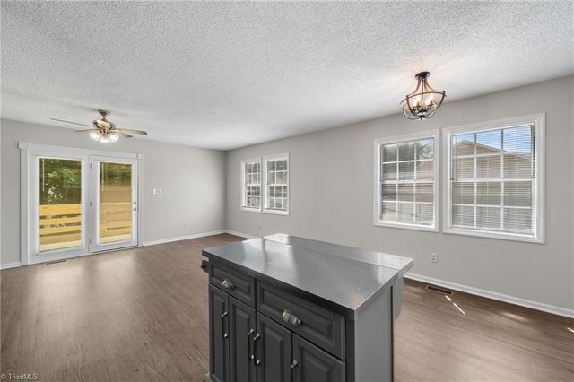 118 Hidden Hills Drive, Thomasville, NC 27360