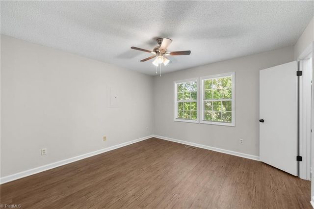 118 Hidden Hills Drive, Thomasville, NC 27360