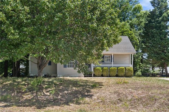 118 Hidden Hills Drive, Thomasville, NC 27360