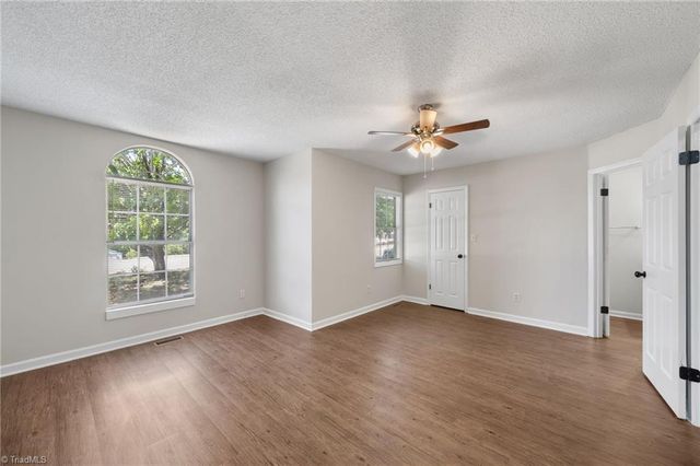 118 Hidden Hills Drive, Thomasville, NC 27360