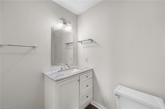 118 Hidden Hills Drive, Thomasville, NC 27360