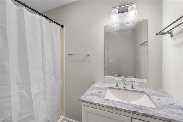 118 Hidden Hills Drive, Thomasville, NC 27360