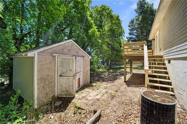 118 Hidden Hills Drive, Thomasville, NC 27360