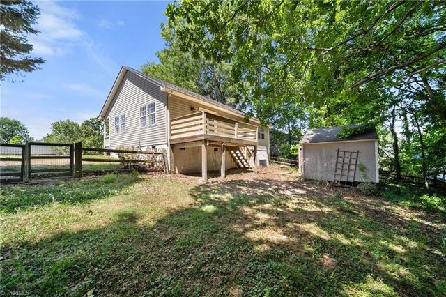 118 Hidden Hills Drive, Thomasville, NC 27360