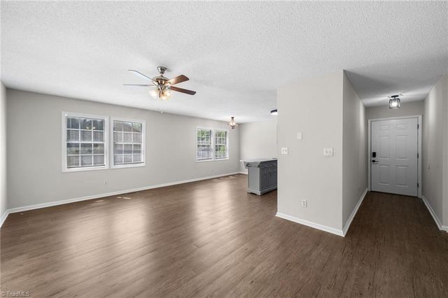 118 Hidden Hills Drive, Thomasville, NC 27360