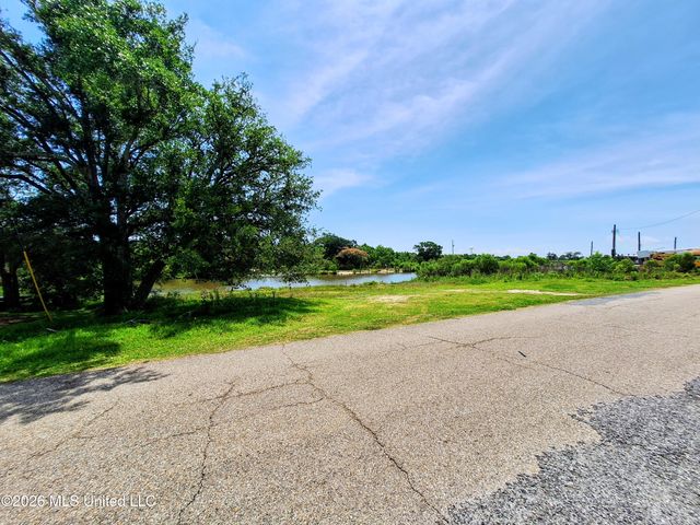 Pleasure Street, Bay Saint Louis, MS 39520