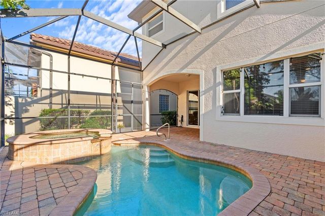 5717 Mango CIR 5717, Naples, FL 34110