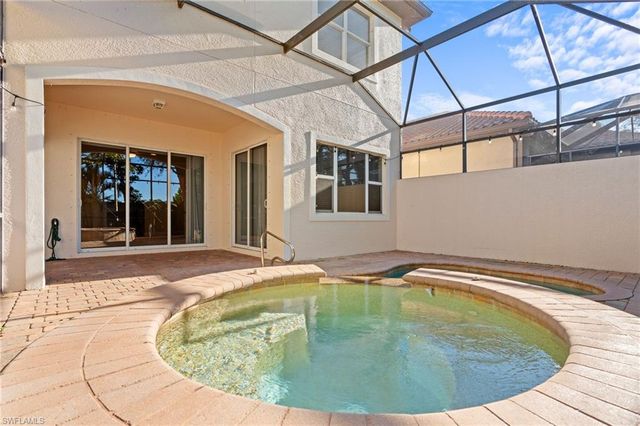 5717 Mango CIR 5717, Naples, FL 34110