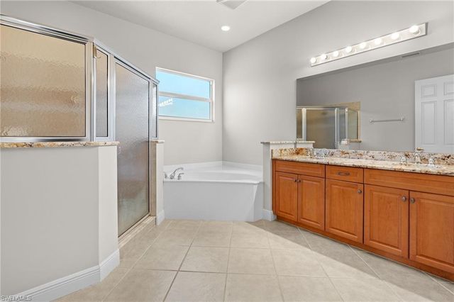 5717 Mango CIR 5717, Naples, FL 34110