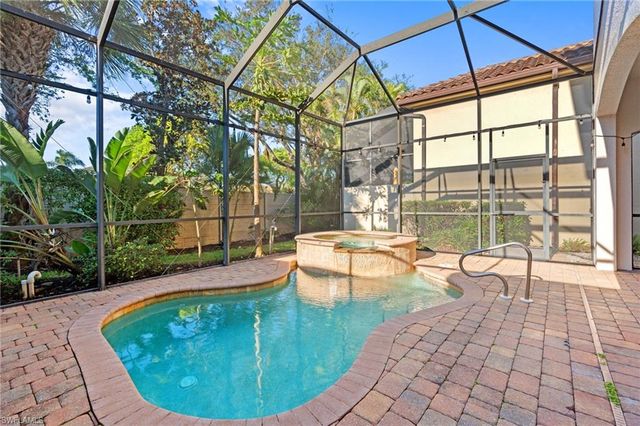 5717 Mango CIR 5717, Naples, FL 34110