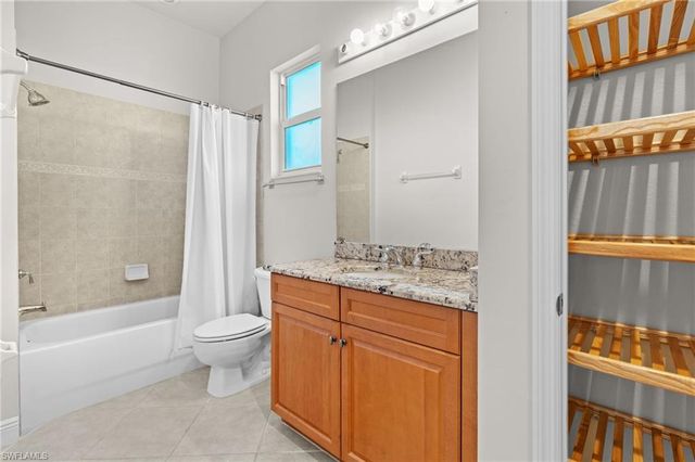 5717 Mango CIR 5717, Naples, FL 34110