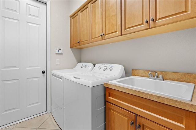 5717 Mango CIR 5717, Naples, FL 34110