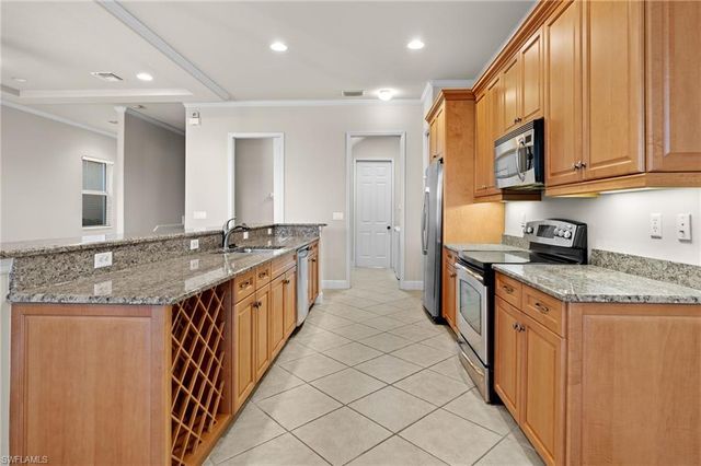 5717 Mango CIR 5717, Naples, FL 34110