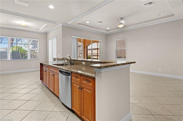 5717 Mango CIR 5717, Naples, FL 34110