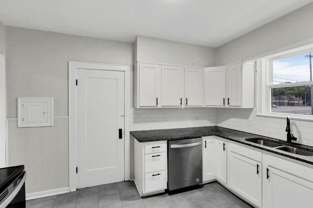 2365 N Stelzer Road, Columbus, OH 43219
