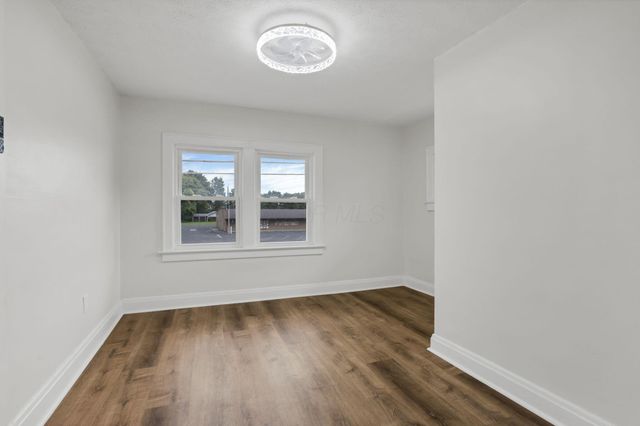 2365 N Stelzer Road, Columbus, OH 43219