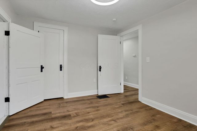 2365 N Stelzer Road, Columbus, OH 43219
