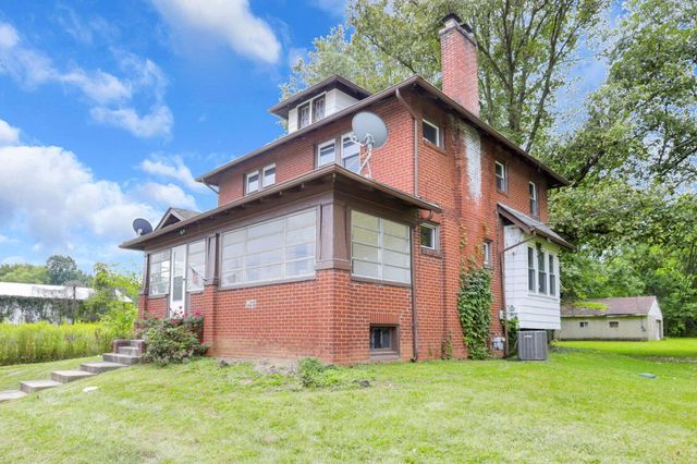 2365 N Stelzer Road, Columbus, OH 43219