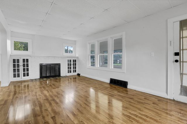 2365 N Stelzer Road, Columbus, OH 43219