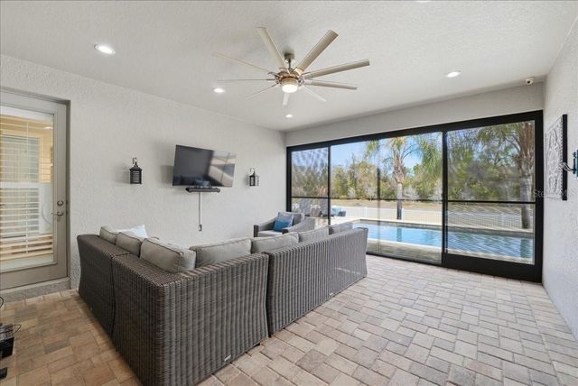 688 FOSTERS GROVE LOOP, Oviedo, FL 32765