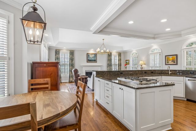 911 Riverbend Rd, Nashville, TN 37221