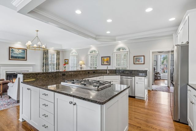 911 Riverbend Rd, Nashville, TN 37221