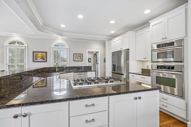 911 Riverbend Rd, Nashville, TN 37221