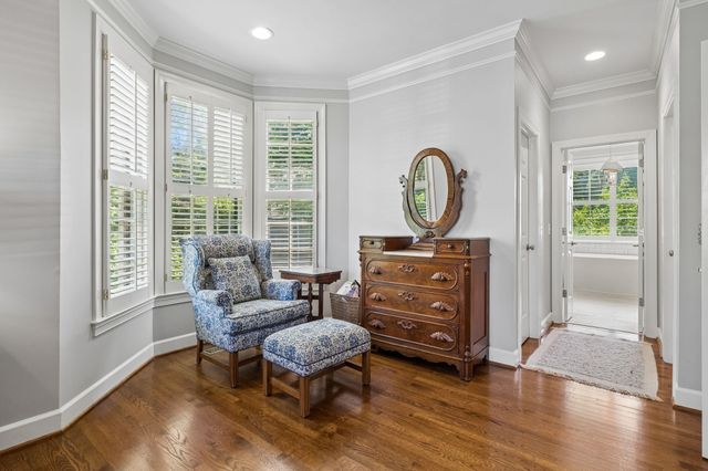 911 Riverbend Rd, Nashville, TN 37221