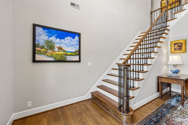 911 Riverbend Rd, Nashville, TN 37221