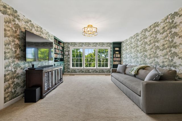 911 Riverbend Rd, Nashville, TN 37221