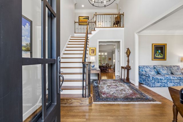 911 Riverbend Rd, Nashville, TN 37221