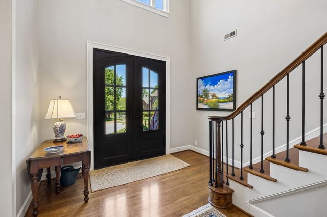 911 Riverbend Rd, Nashville, TN 37221