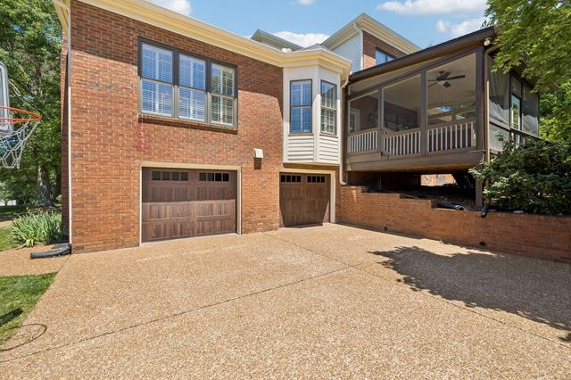 911 Riverbend Rd, Nashville, TN 37221