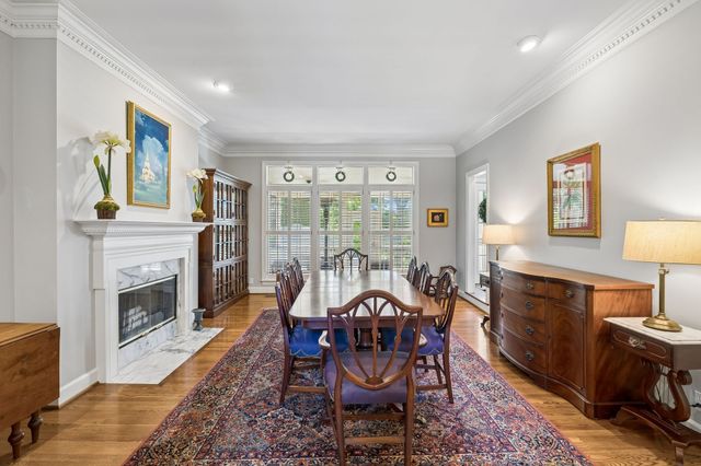 911 Riverbend Rd, Nashville, TN 37221