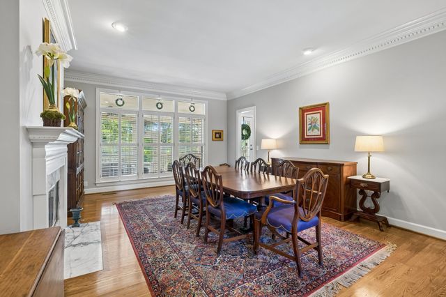 911 Riverbend Rd, Nashville, TN 37221