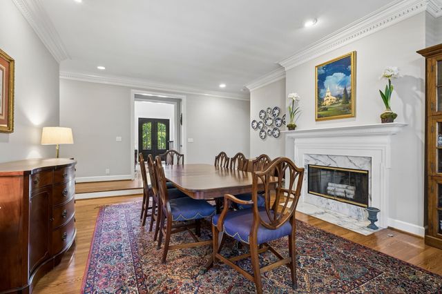 911 Riverbend Rd, Nashville, TN 37221