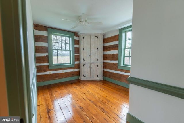 1122 W TRINDLE RD, Mechanicsburg, PA 17055