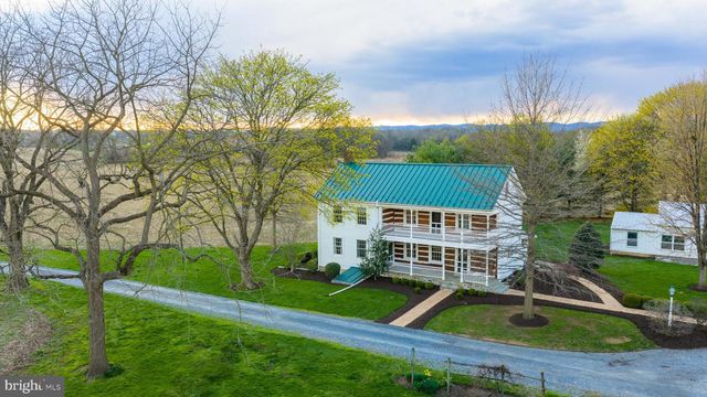 1122 W TRINDLE RD, Mechanicsburg, PA 17055