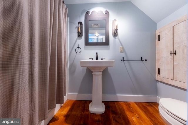 1122 W TRINDLE RD, Mechanicsburg, PA 17055