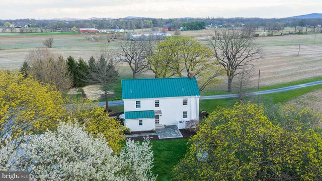 1122 W TRINDLE RD, Mechanicsburg, PA 17055