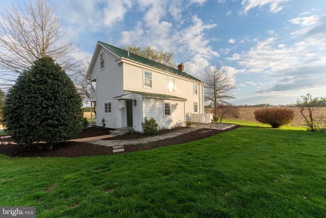 1122 W TRINDLE RD, Mechanicsburg, PA 17055